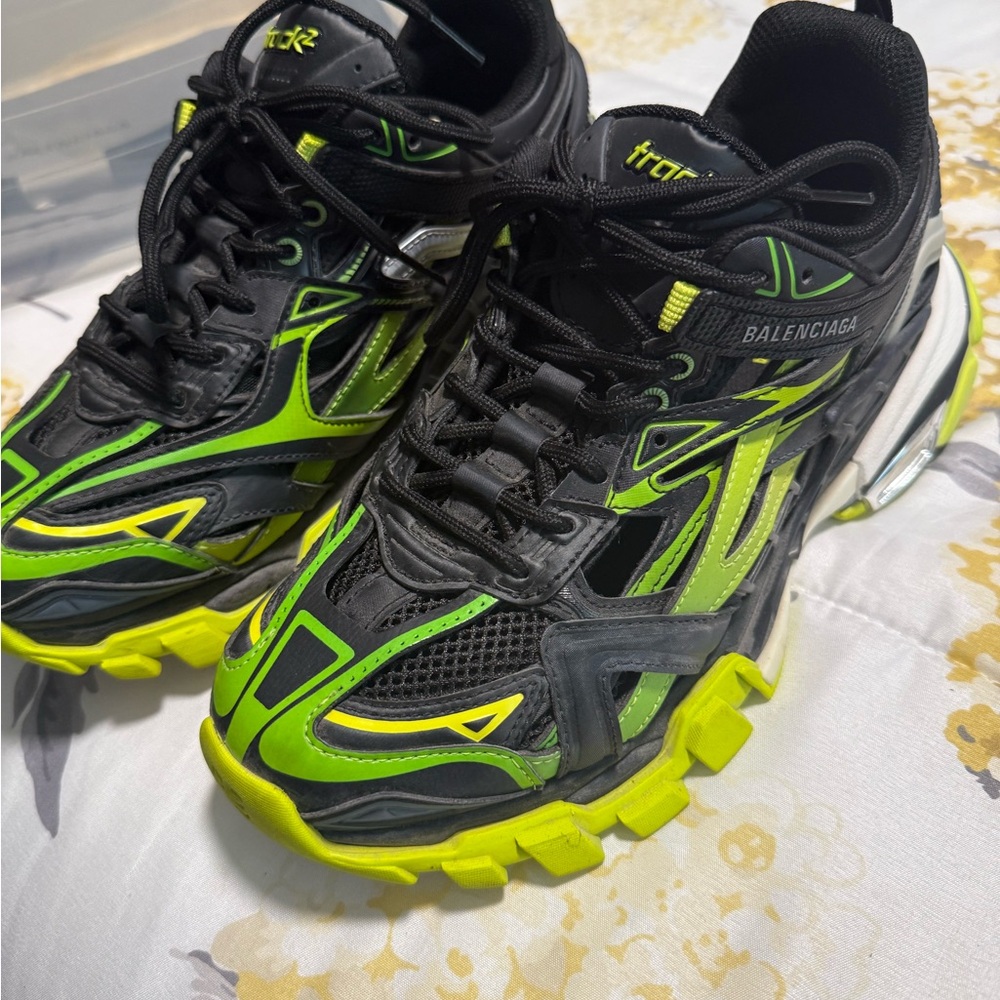 Balenciaga Black and Lime Green Athletic Shoes fit like men’s 6.5 women’s 8/8.5